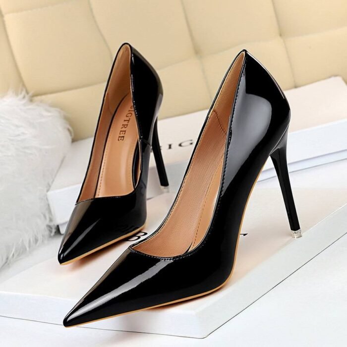 BIGTREE Women's Classic Patent Leather Pumps heel - B0020 