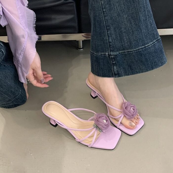 Elegant Floral Decor Low Heel Sandals for Women - N0200