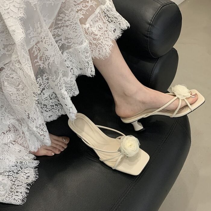 Elegant Floral Decor Low Heel Sandals for Women - N0200