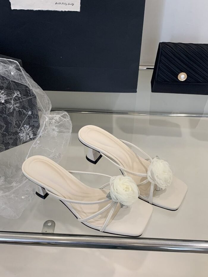 Elegant Floral Decor Low Heel Sandals for Women - N0200