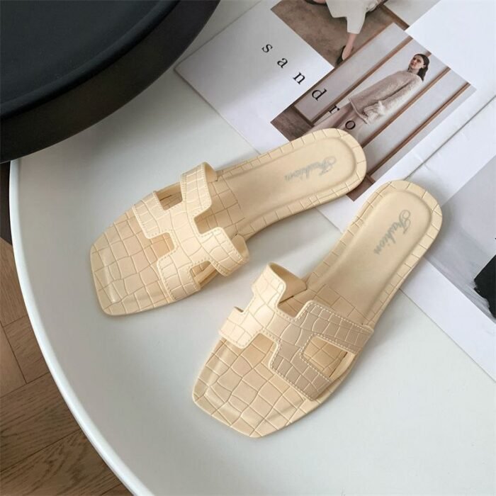 Women's Croc-Patterned Flat Sandals - NS0009