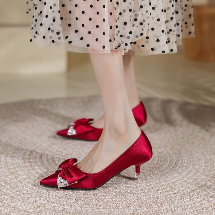 Elegant Low Heel Wedding Pumps - N0112