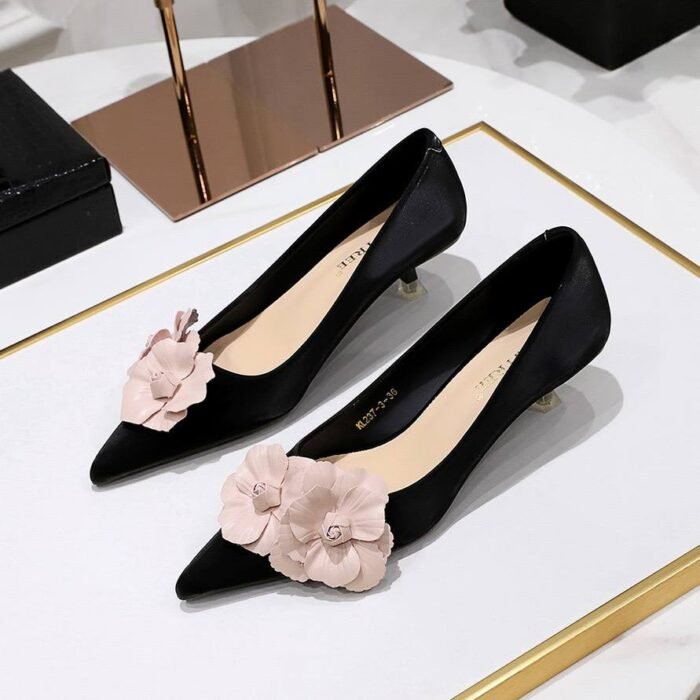 BIGTREE Floral Kitten Heel Pumps - B0040