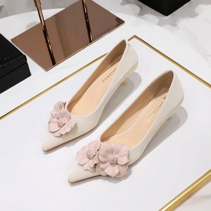 BIGTREE Floral Kitten Heel Pumps - B0040