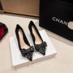 Elegant Black Suede Kitten Heel Pumps - N0032