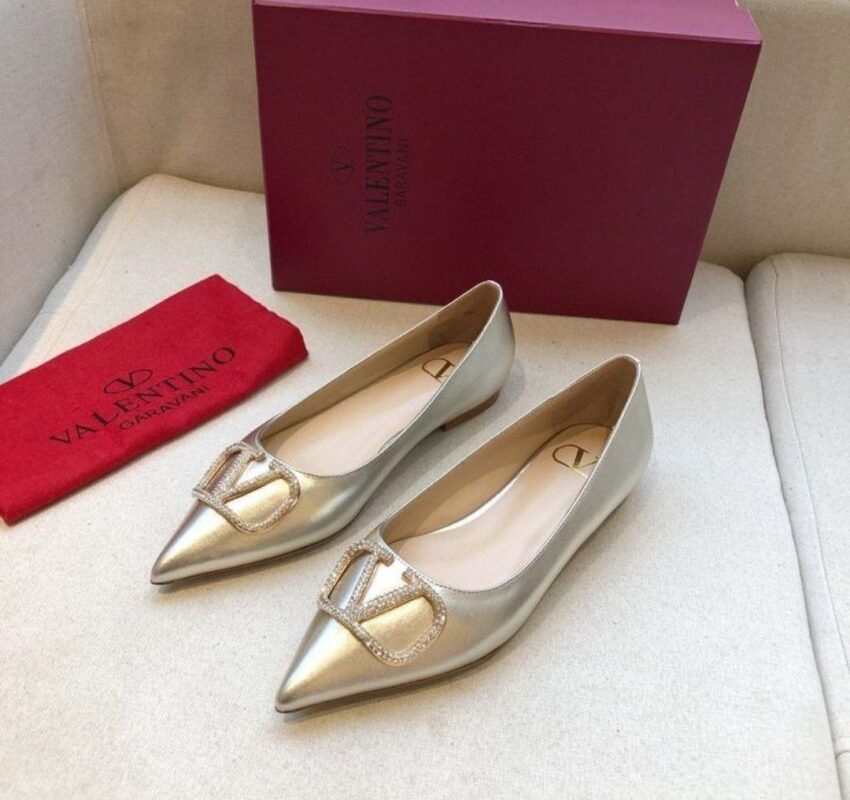 Valentino Garavani V logo Heels & Flats - C0045